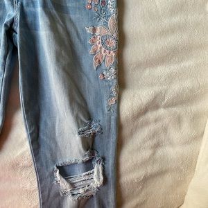 AE Jeans, HiRise, Flower Embroidered, Size 12